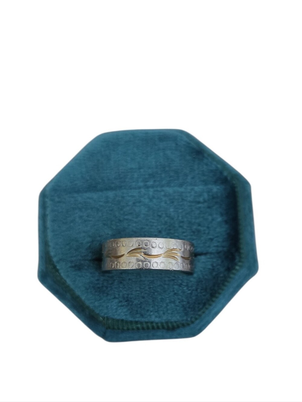 Size 5.5 Two-Tone Engraved Floral Pattern Women's Band Ring